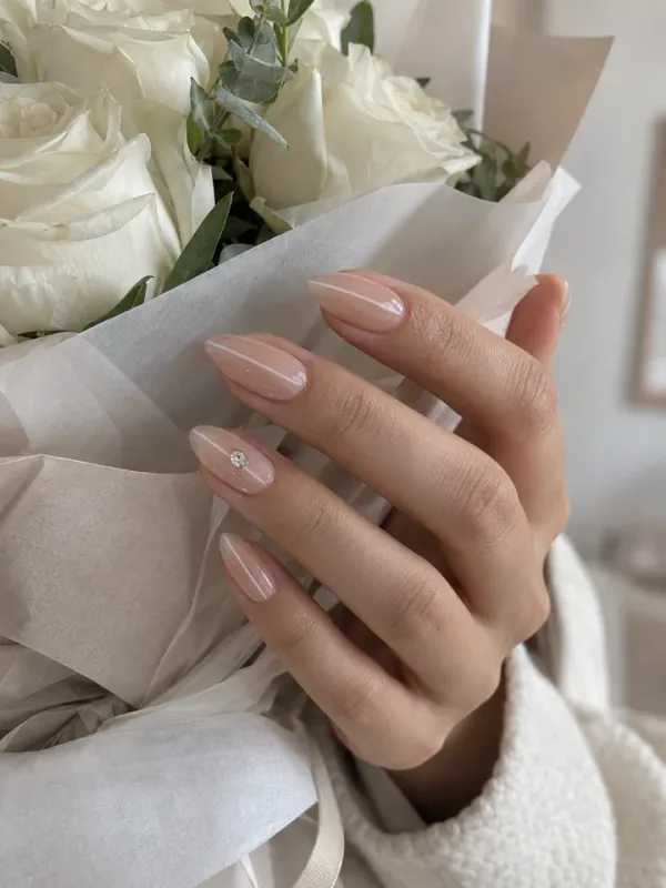 Single Line gel nail design
