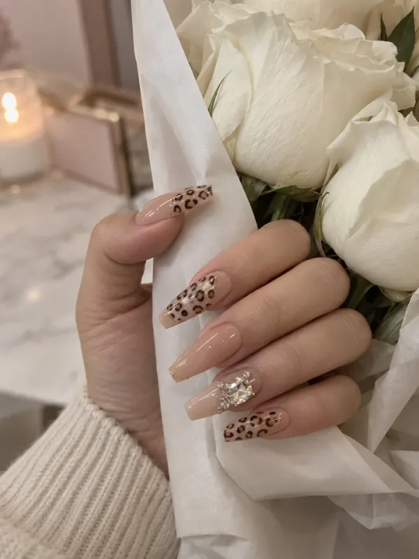 Leopard Print gel nail design
