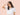 ผู้หญิงไมเกรน มือกางบังแสง ไวต่อแสง — อาการไมเกรน
